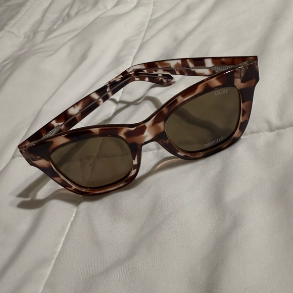 QUAY SUNGLASSES - Picture 6 of 6